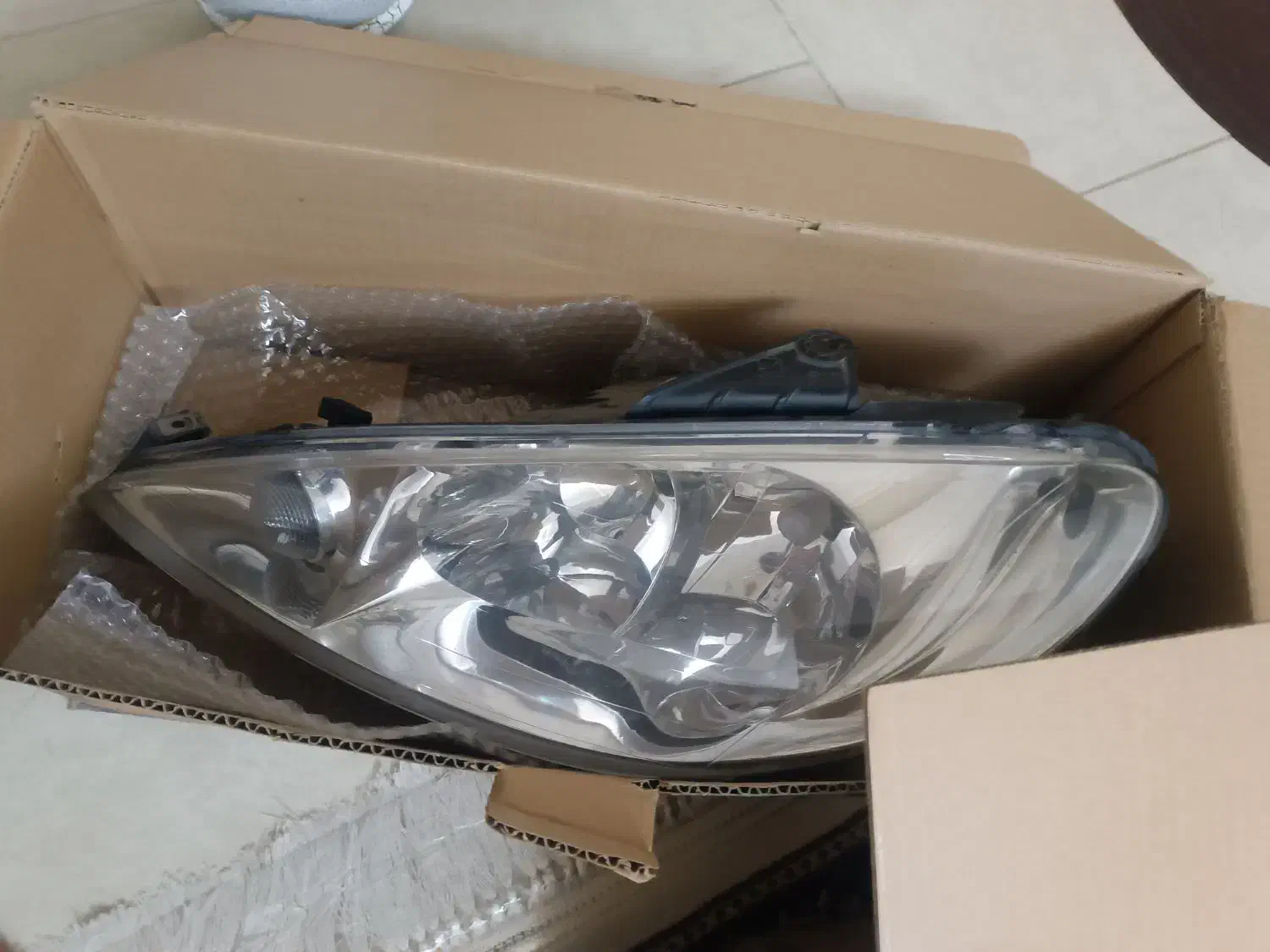 یک جفت کله چراغ206جلو وزنون|قطعات یدکی و لوازم جانبی|محمدیه-قزوین, |دیوار