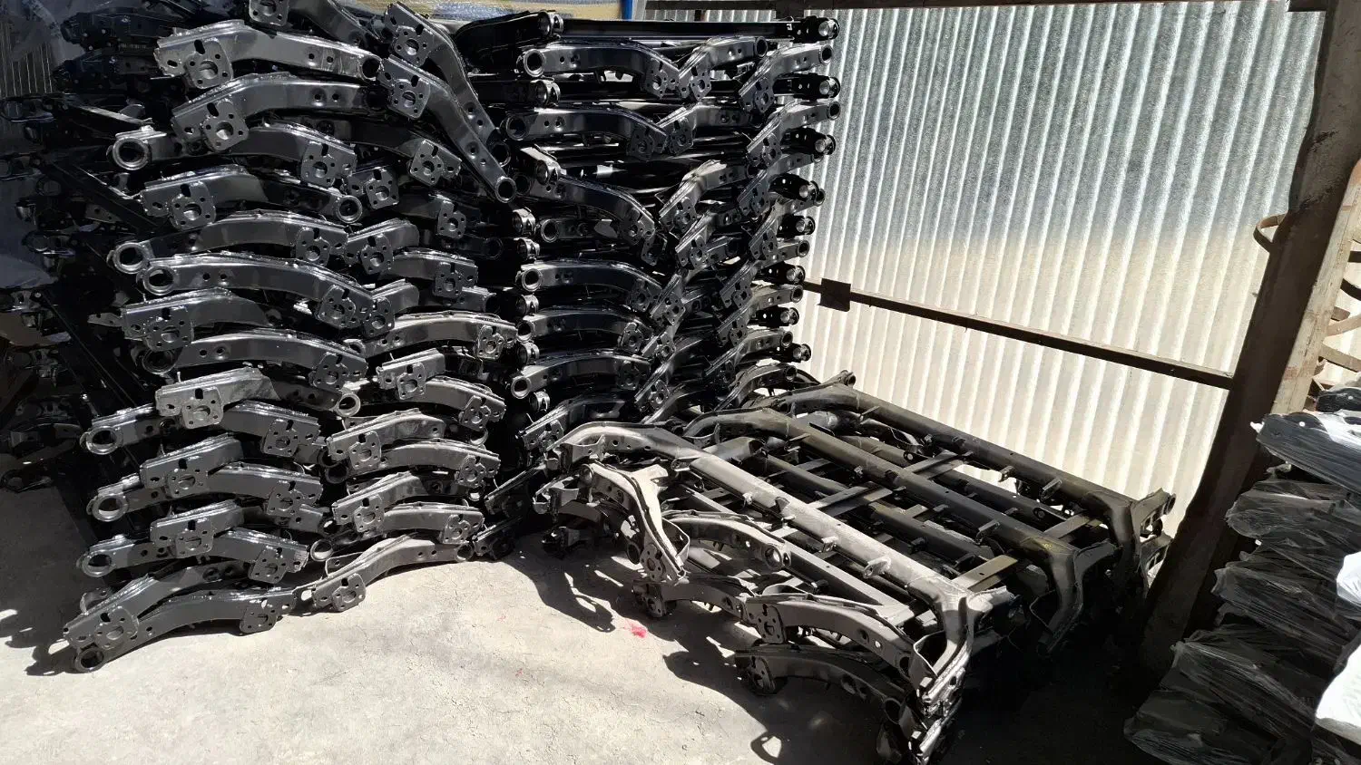 عمده گلگیر کاپوت ۲۰۶ شاسیپراید سینیفن پرشیا ۴۰۵|قطعات یدکی و لوازم جانبی|تهران, خزانه|دیوار