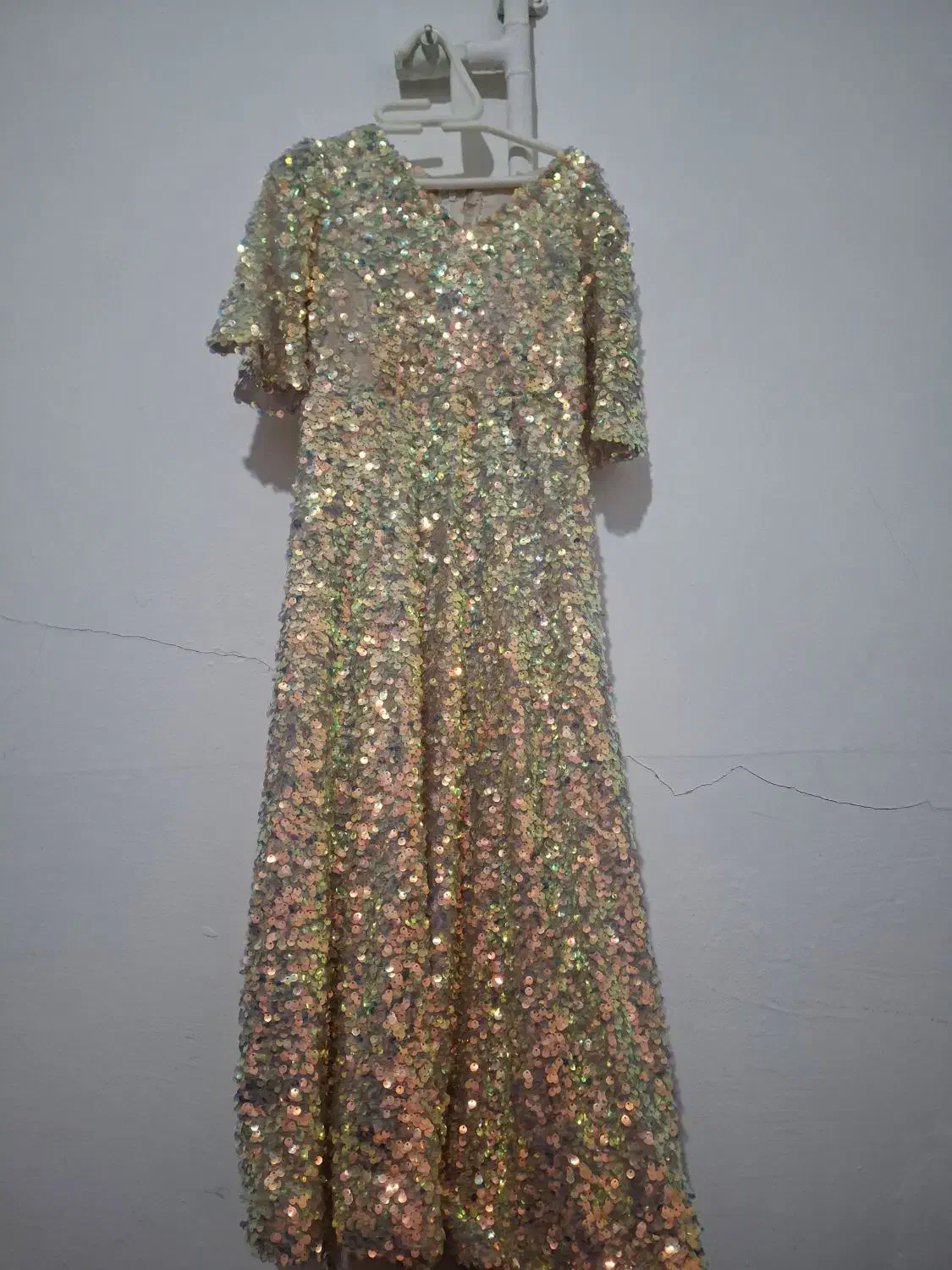 لباس مجلسی|کفش و لباس بچه|بروجن, |دیوار