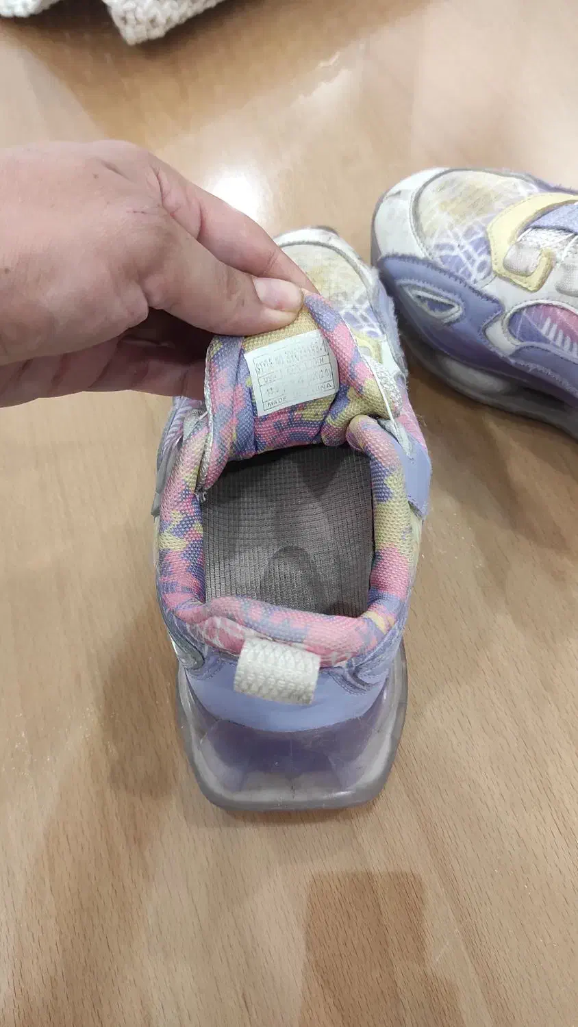 کتونی|کفش و لباس بچه|گرگان, |دیوار