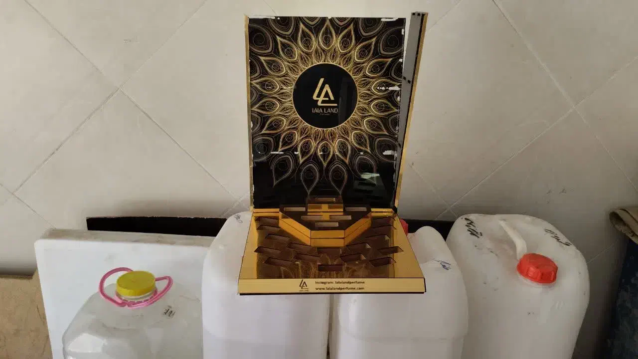 میز|مبلمان اداری|قم, زینبیه|دیوار