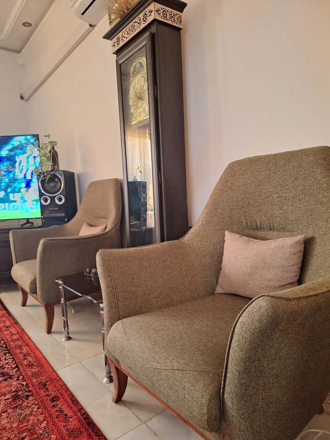 مبل تختخواب شو ۸نفره|مبلمان خانگی و میز عسلی|چناران, |دیوار