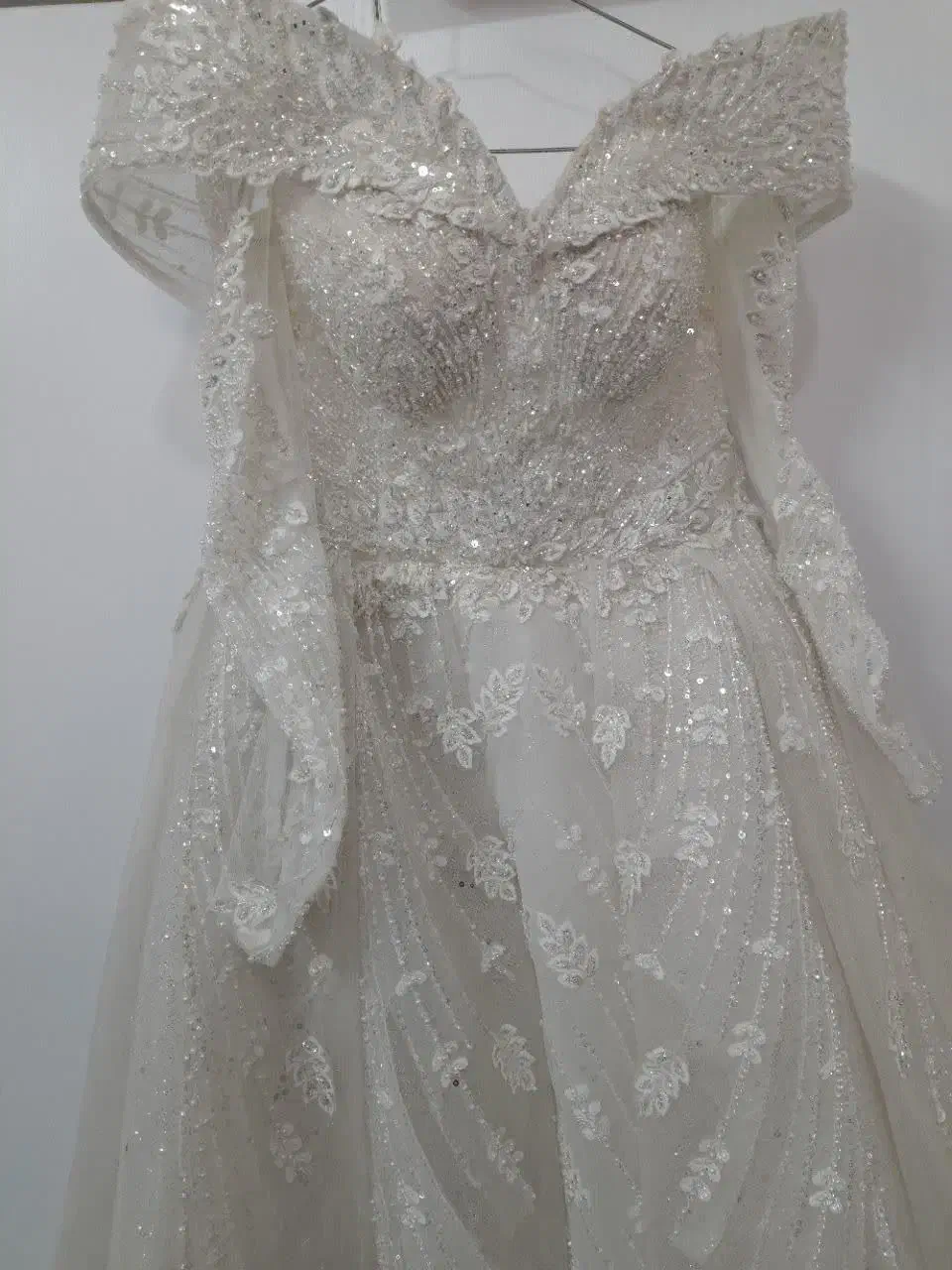 لباس عروس|لباس|کاشان, راوند|دیوار