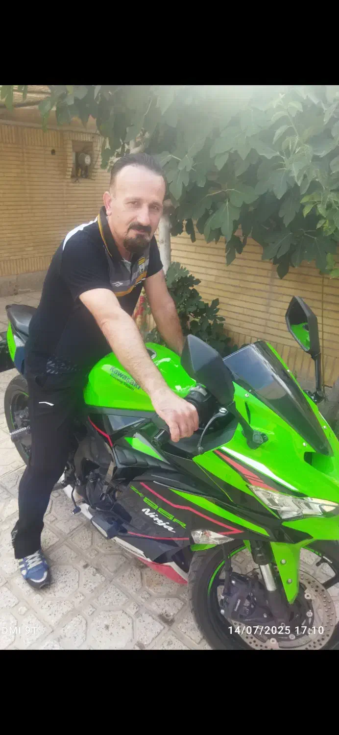 موتور کاوازاکی نینجا۴سیلندرمدل ۱۴۰۱|موتورسیکلت|اصفهان, باب الدشت|دیوار