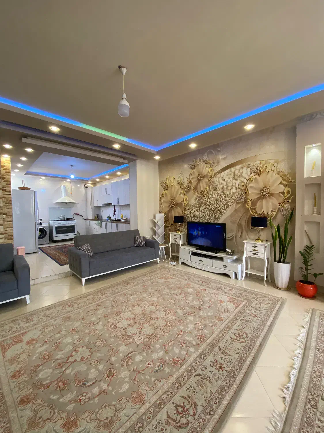 اجاره خانه مبله شهرک گلستان /اپارتمان /سوییت|اجارهٔ کوتاه‌مدت آپارتمان و سوئیت|شیراز, غدیر جنوبی|دیوار