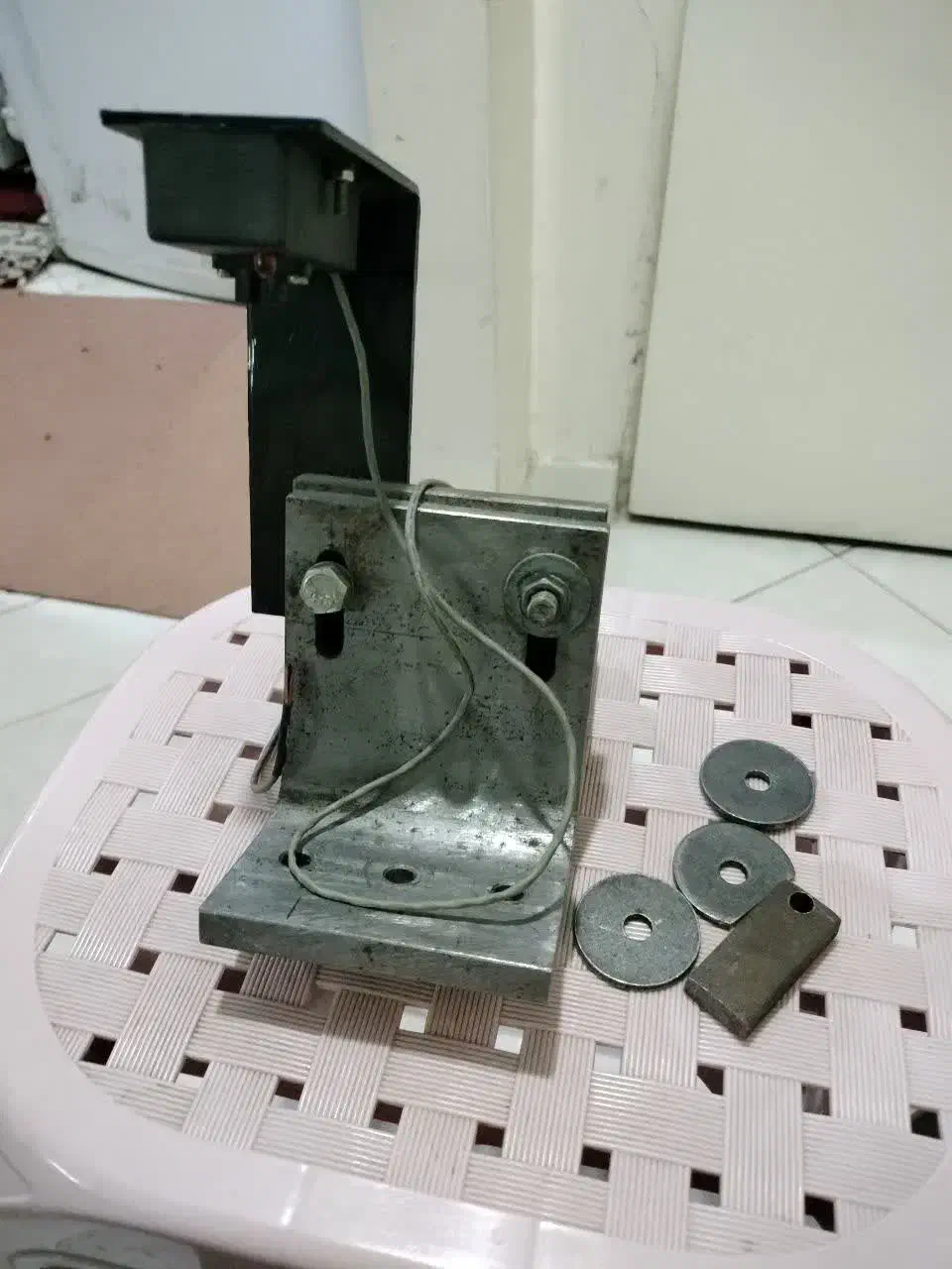 نخ گلدوزی|چرخ خیاطی و ریسندگی|تهران, مشیریه|دیوار