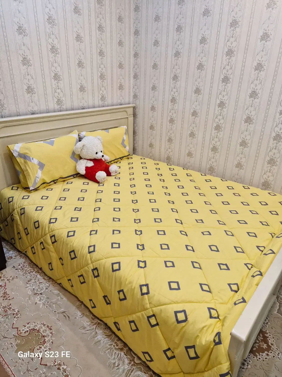 تخت دو نفره و دراور ب همراه روتختی|تخت و سرویس خواب|نظرآباد, نظرآباد|دیوار