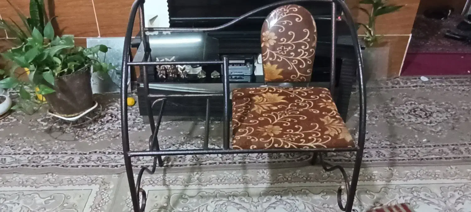 میز تلفن|میز تلفن|شیراز, گل سرخ|دیوار