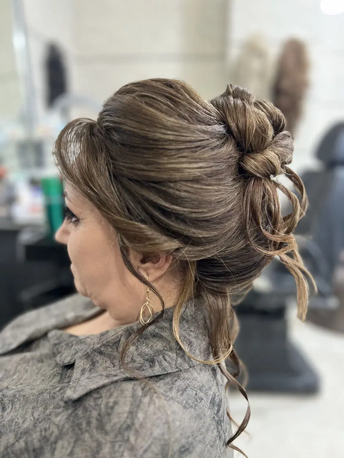 هدیه ویژه بمناسبت بلک فرایدی شینیون ومیکاپ فقط۹۲۰ت|خدمات آرایشگری و زیبایی|فولادشهر, B7|دیوار