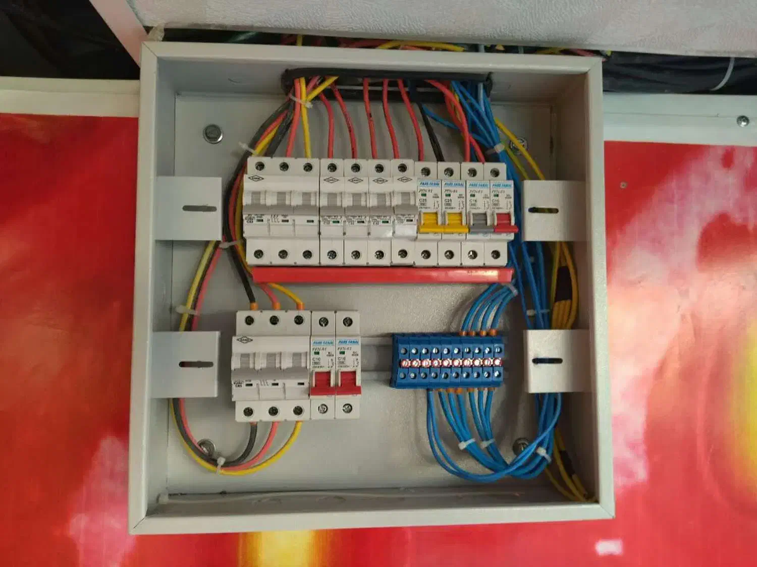 برقکار، دوربین، دزد گیر، اعلام حریق، آیفون|خدمات پیشه و مهارت|تربت‌حیدریه, ۴۵ متری|دیوار