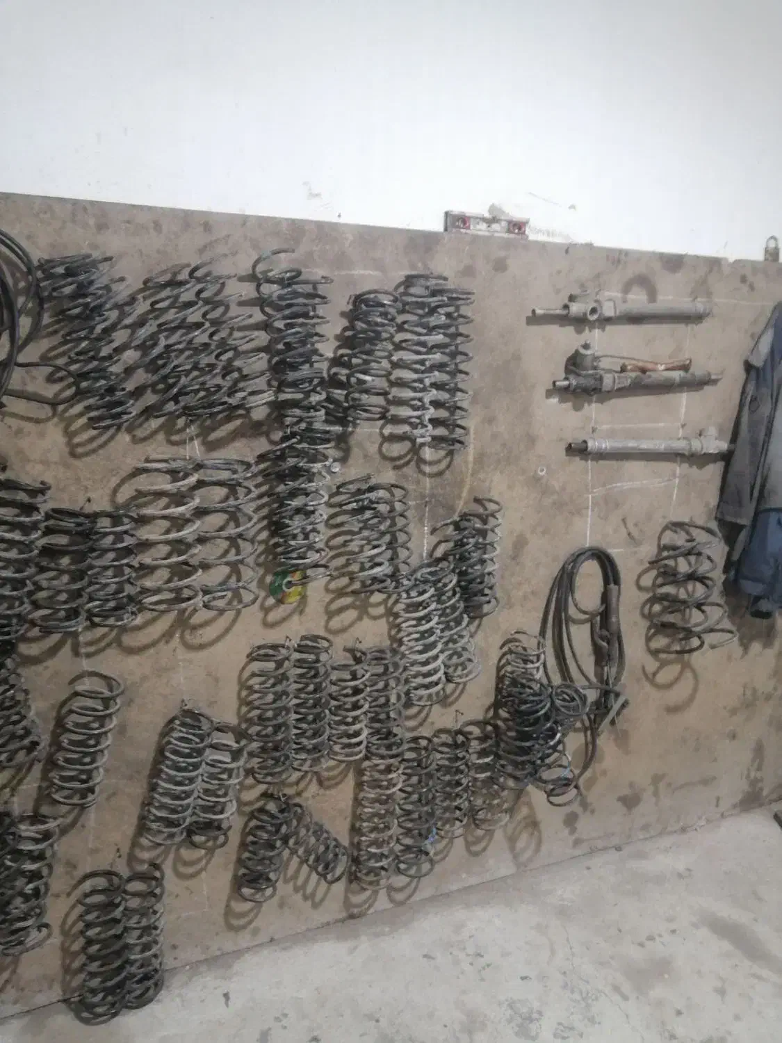 کمک فنر هیدرولیگ تعمیرات جلوبندی ترمز جوشکار شاستی|قطعات یدکی و لوازم جانبی|نیشابور, شهید بهشتی|دیوار