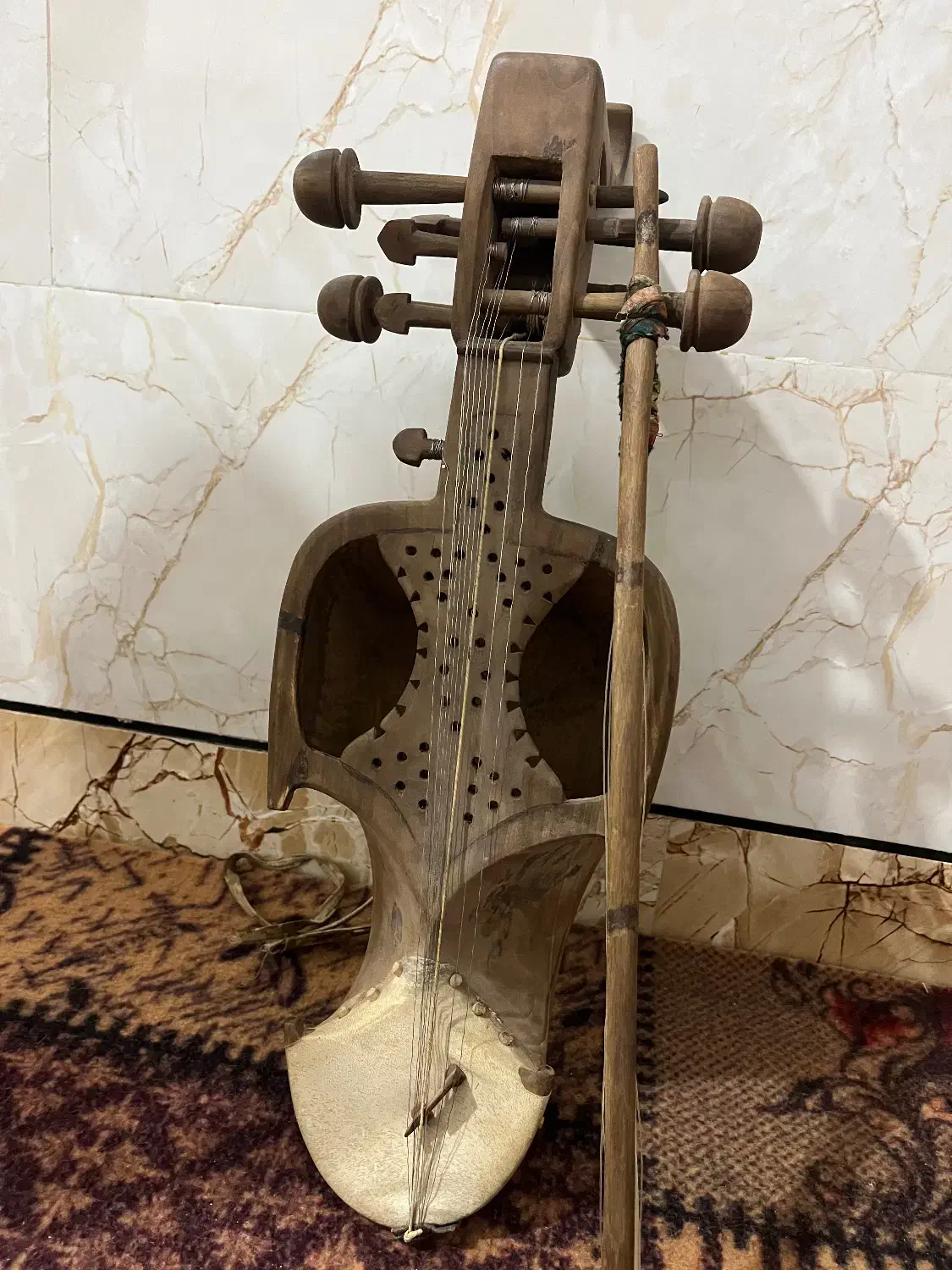 سروز فروشی|سازهای سنتی|سیب و سوران, |دیوار