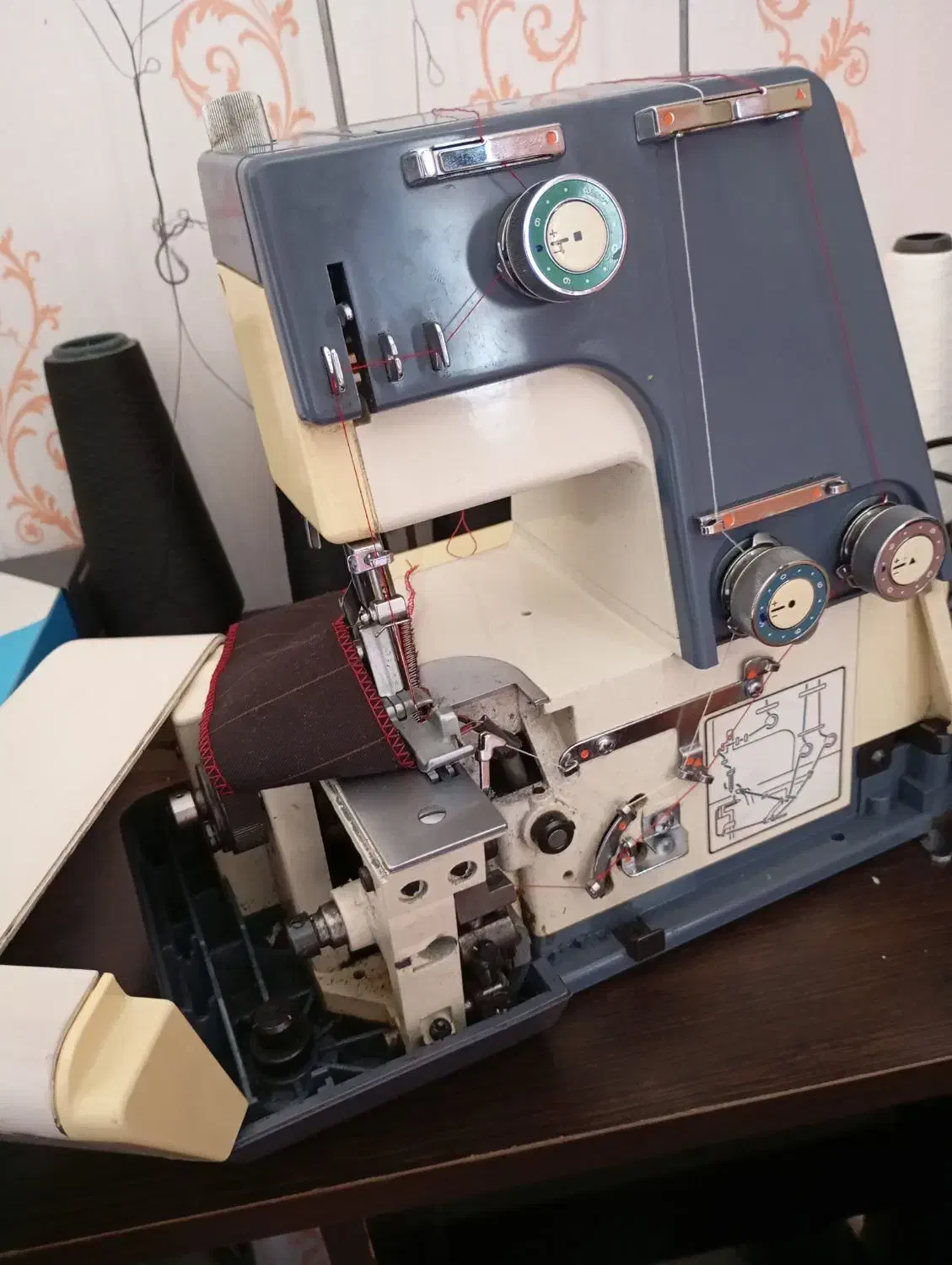 چرخ  سردوز سه نخ جگوار|چرخ خیاطی و ریسندگی|گلبهار, شهر جدید گلبهار|دیوار