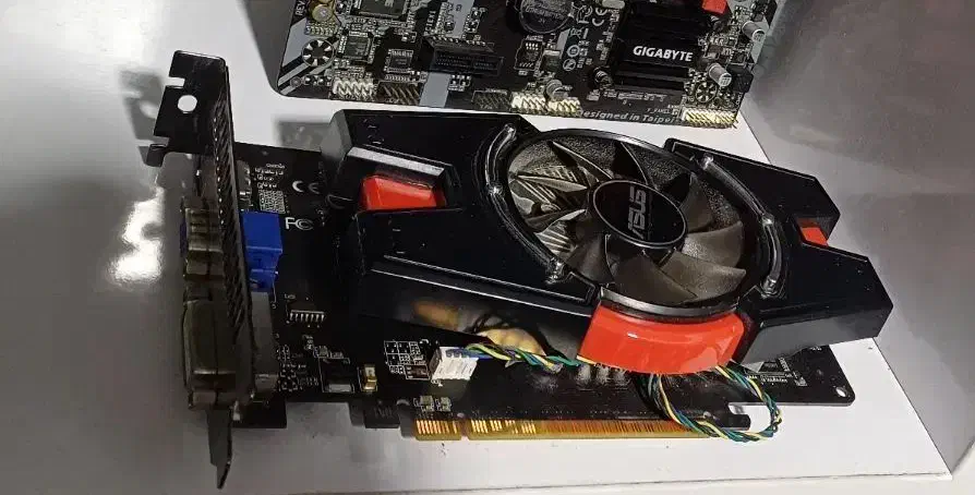 کارت گرافیک 1GB DDR5 GT 440|قطعات و لوازم جانبی رایانه|شیراز, شهرک پرواز|دیوار