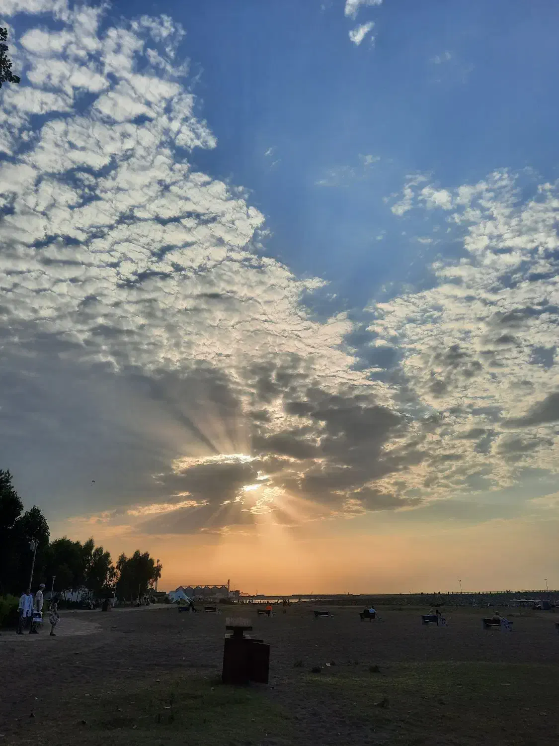 کمک و راهنمایی|فعالیت داوطلبانه|رشت, استقامت ۱|دیوار