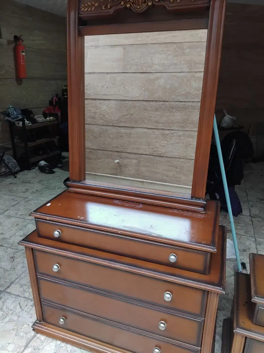 پا تختی و اینه و میز اینه|تخت و سرویس خواب|رشت, معلم|دیوار