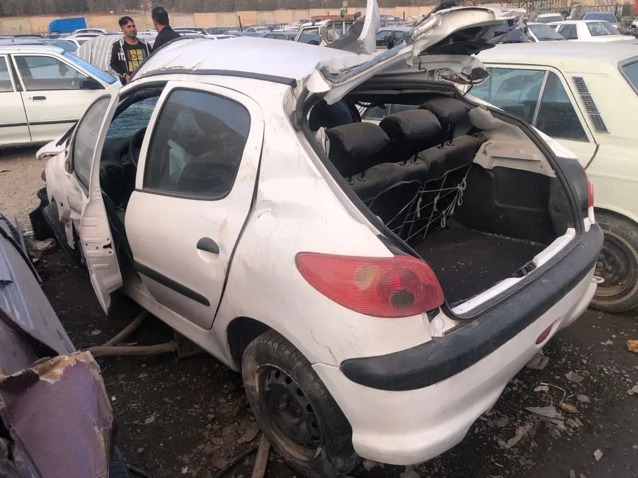 ۲۰۶ تصادفی شما معاوضه میکنم|خودرو سواری و وانت|همدان, |دیوار