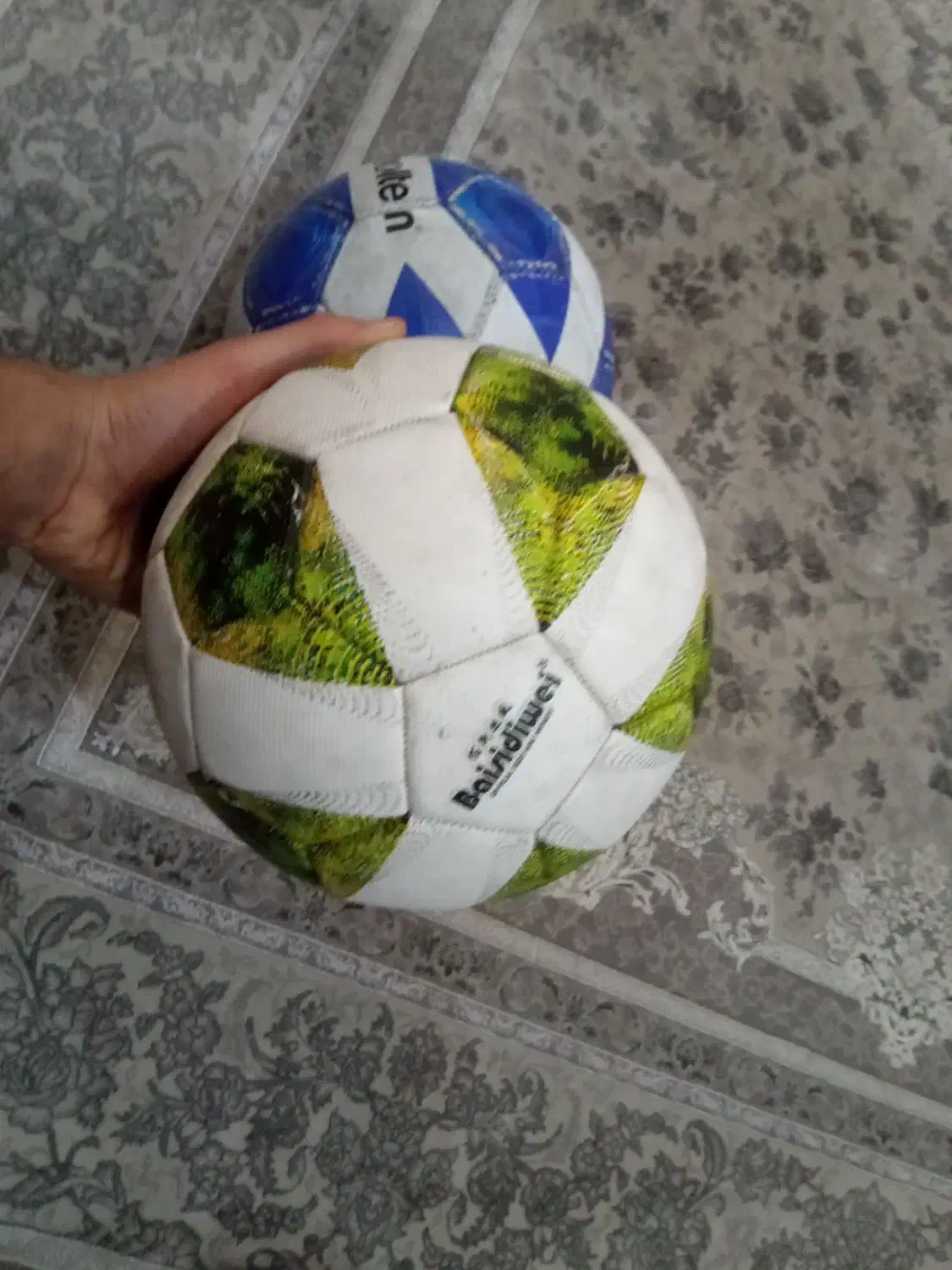 دو عدد توپ فوتبال و فوتسال|ورزشهای توپی|مشهد, جاهد شهر|دیوار