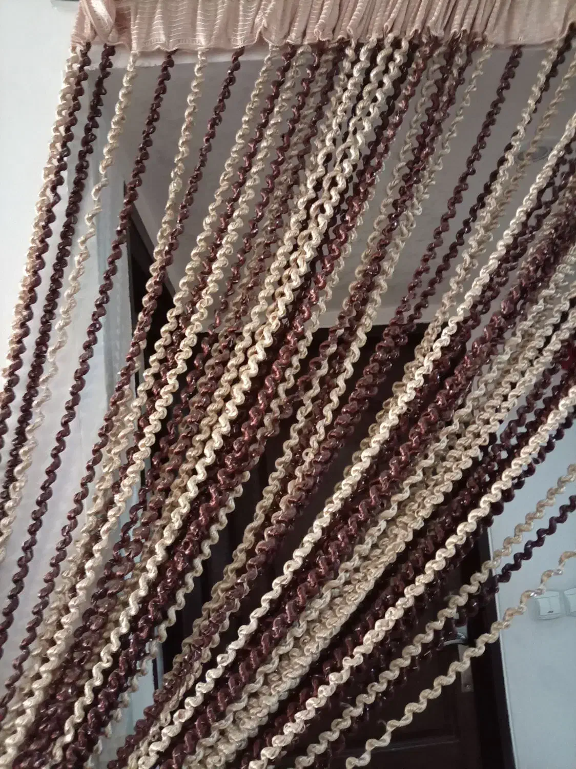 پرده آویزدار|پرده، رانر، رومیزی|شاهین‌شهر, مسکن مهر|دیوار