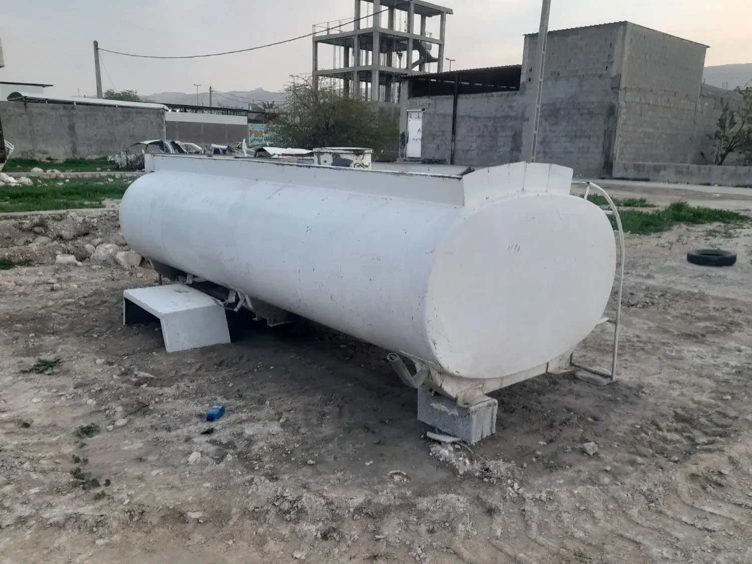 تانکر آب|ماشین‌آلات صنعتی|لامرد, |دیوار