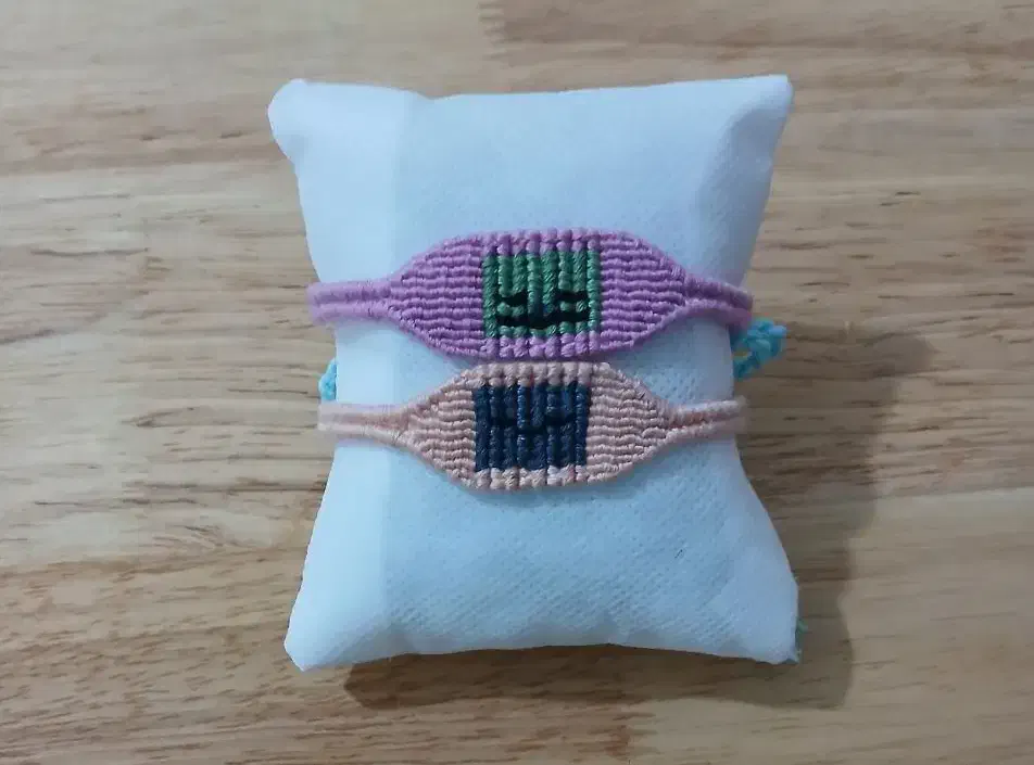 دستبند دوستی|صنایع دستی و سایر لوازم تزئینی|شیروان (خراسان), |دیوار