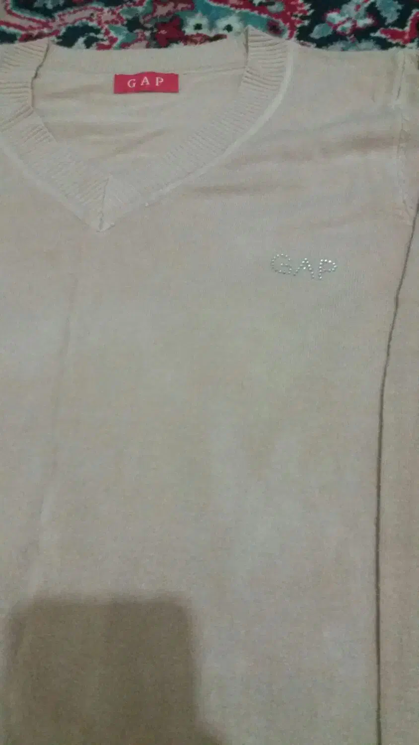 گپ کرم رنگ|لباس|گرگان, |دیوار