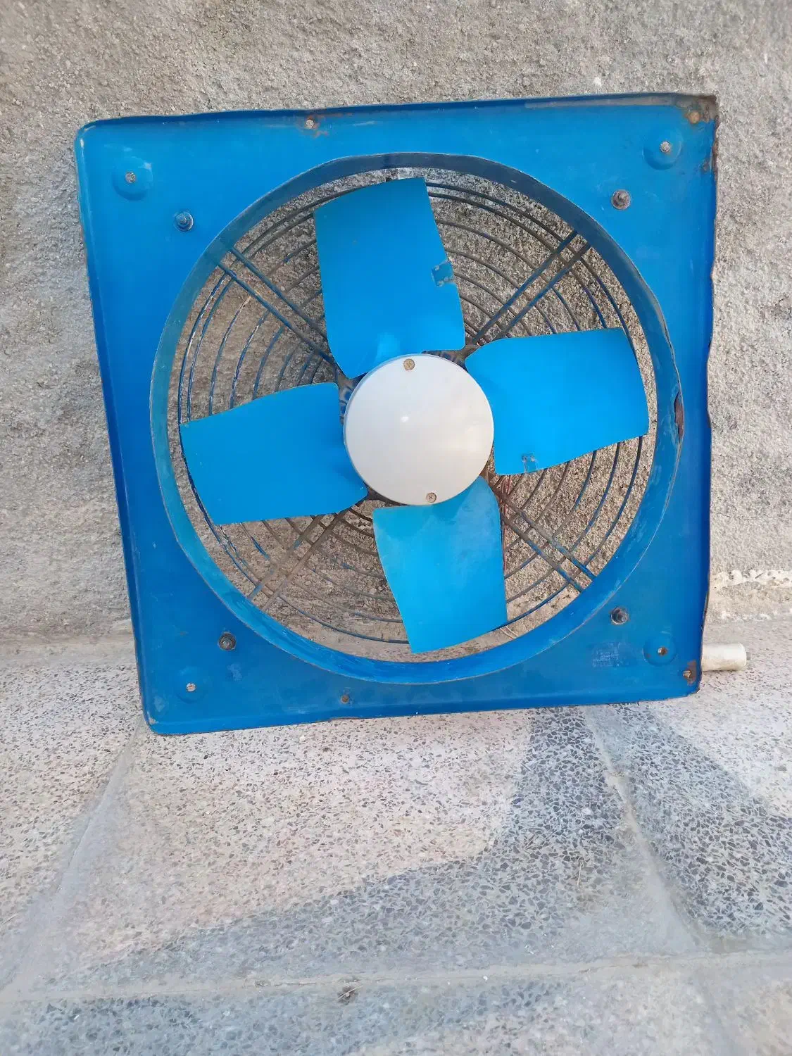 فن تهویه هوا|پنکه و تصفیهکنندهٔ هوا|فیروزآباد (فارس), |دیوار