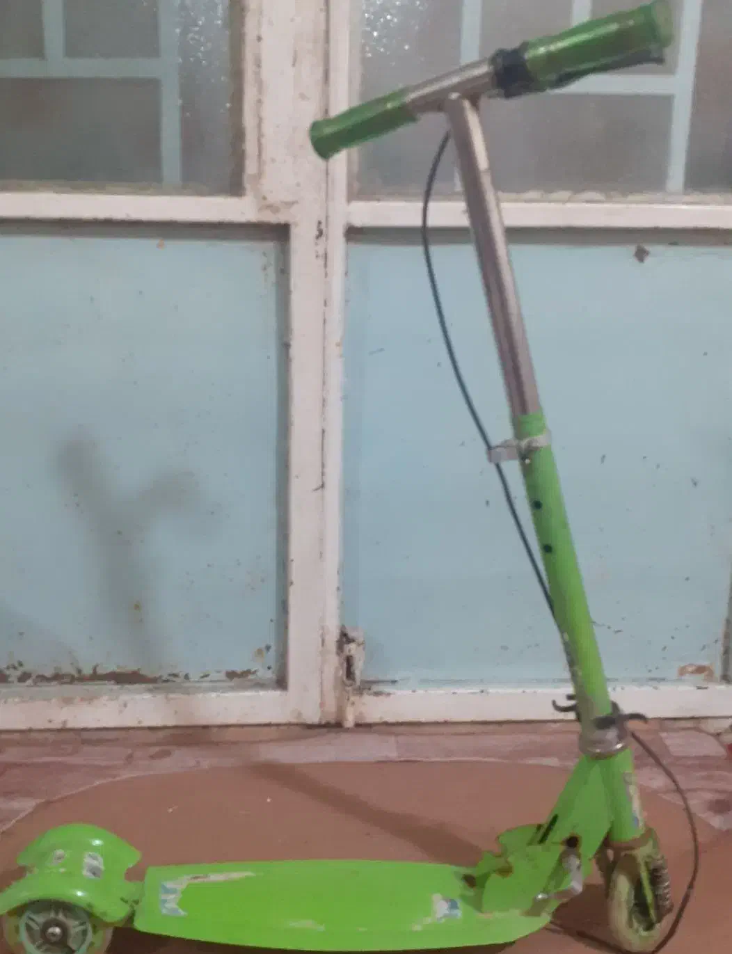 اسکوتر|دوچرخه، اسکیت، اسکوتر|رابر, |دیوار