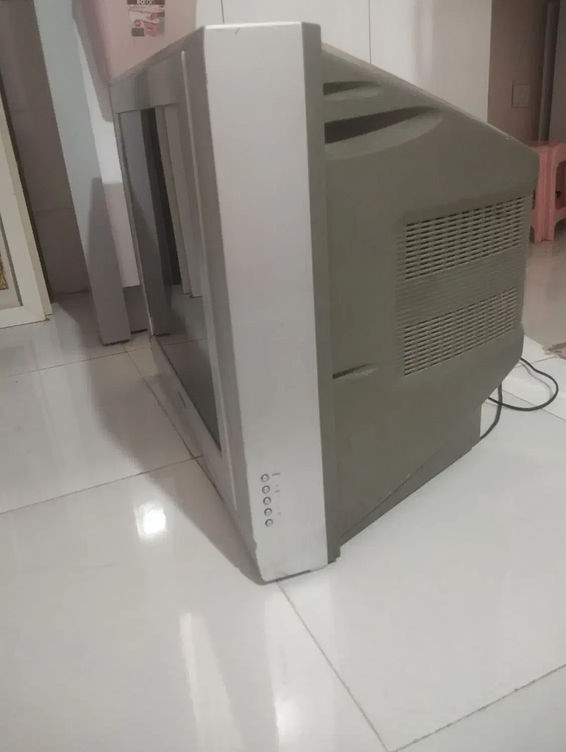 تلویزیون|تلویزیون و پروژکتور|نیشابور, خط کاشمر|دیوار