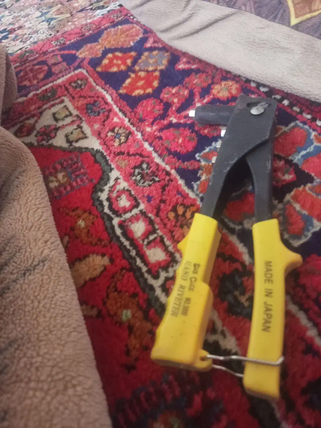 یک عدد دستگاه پرچ|ابزارآلات|دورود, |دیوار