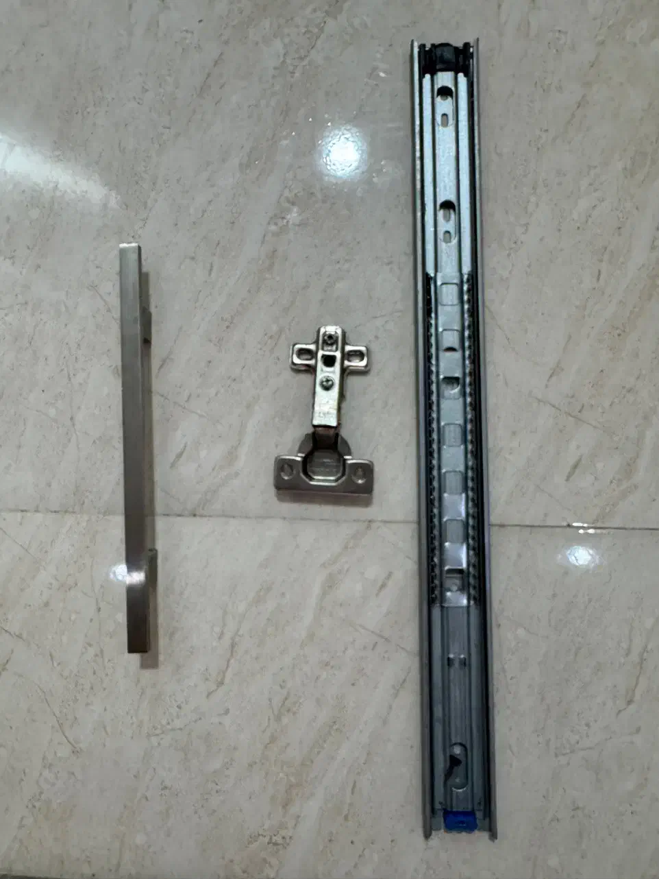 دستگیره کابینت ب همراه لولا|مصالح و تجهیزات ساختمان|شاهین‌شهر, شهرک میلاد|دیوار