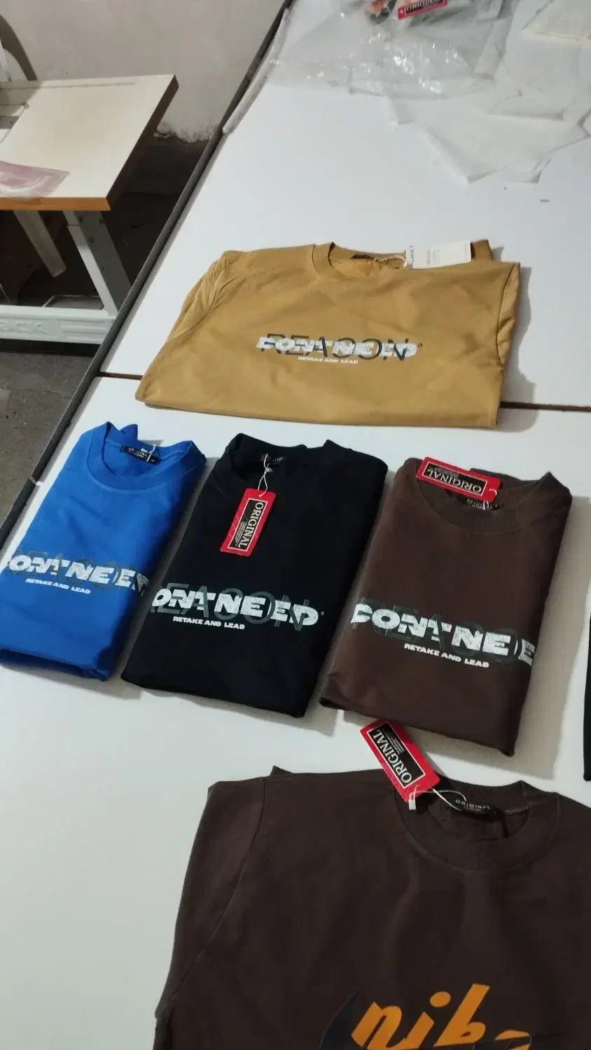 دورس دو نخ لاکرا|لباس|کاشان, میدان کهنه|دیوار