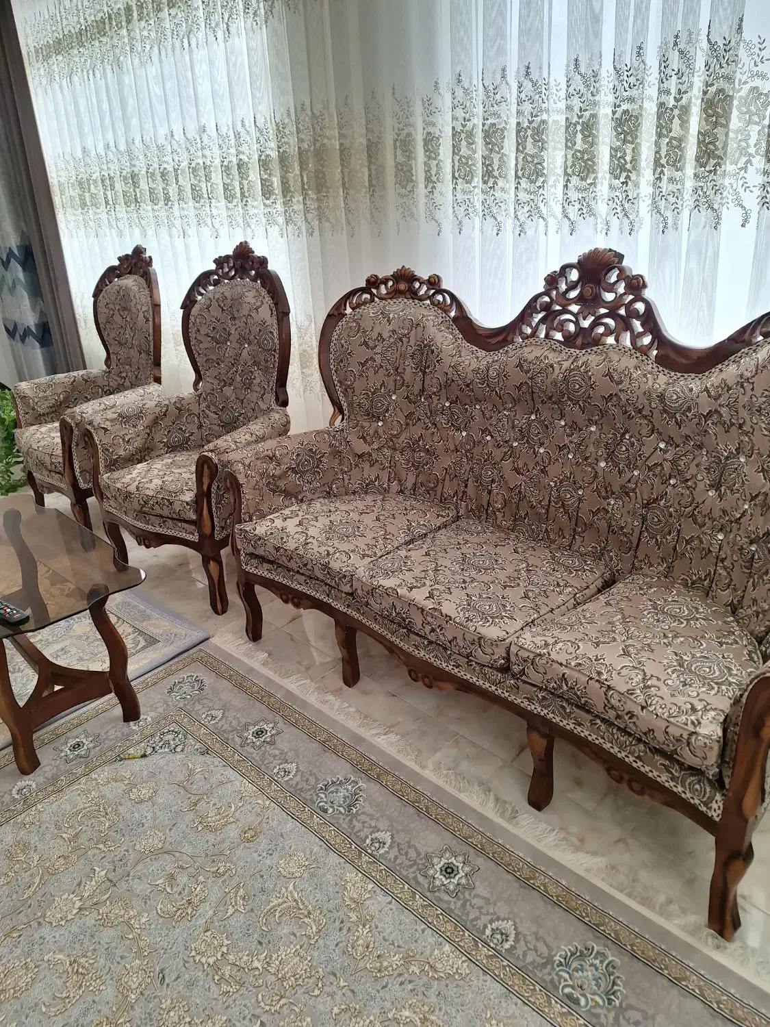 مبل به همراه عسلی|مبلمان خانگی و میز عسلی|فرمهین, |دیوار