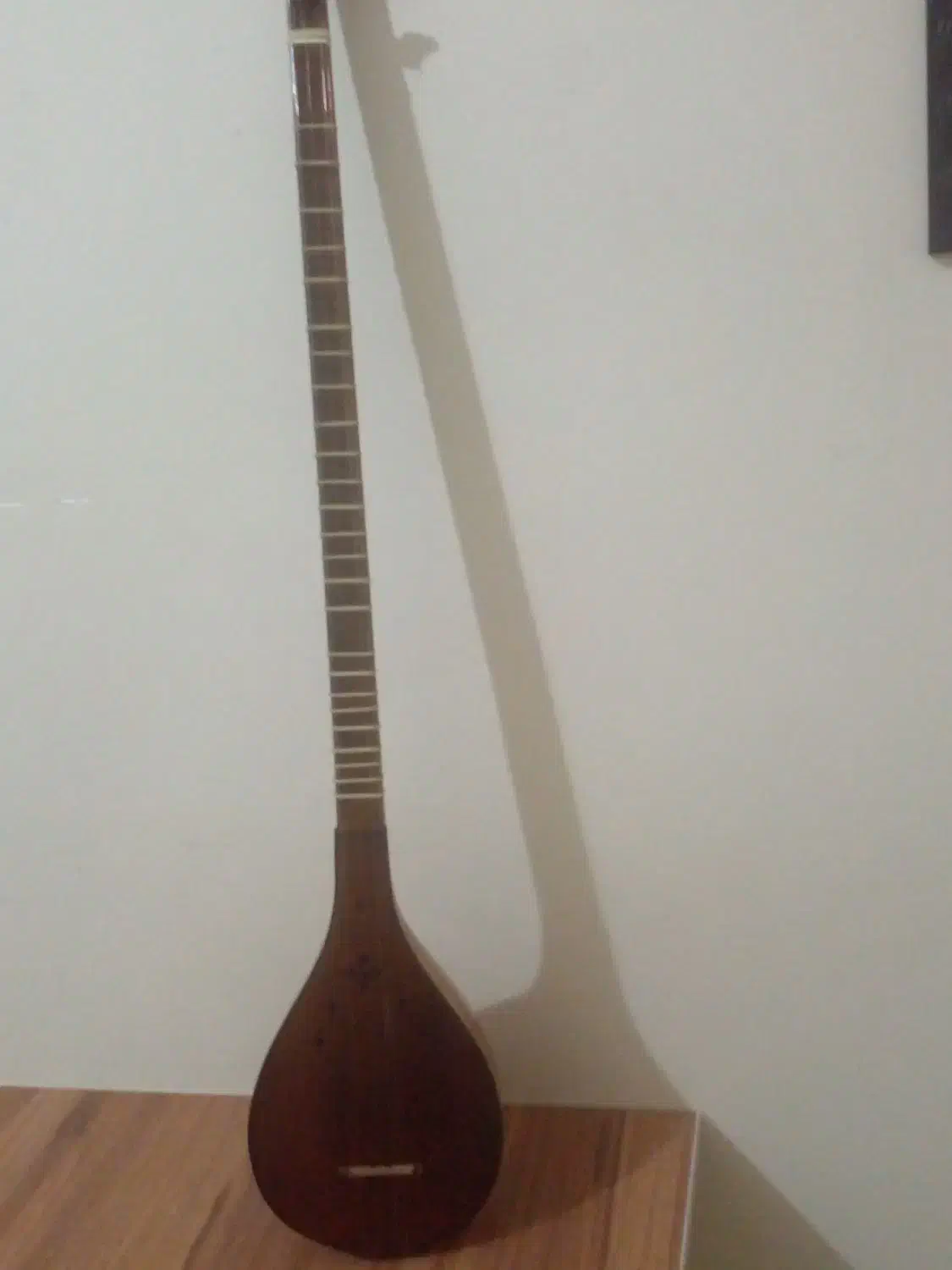 سه تار|سازهای سنتی|ساوه, |دیوار