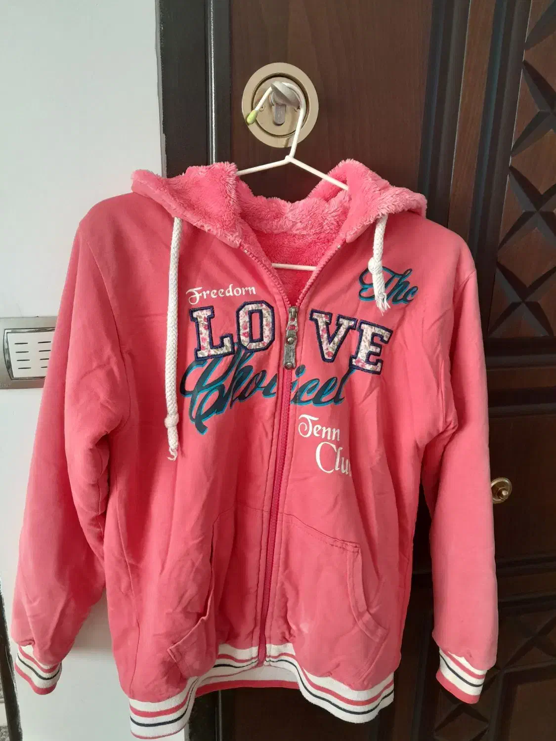 سویشرت|لباس|قائم‌شهر, |دیوار