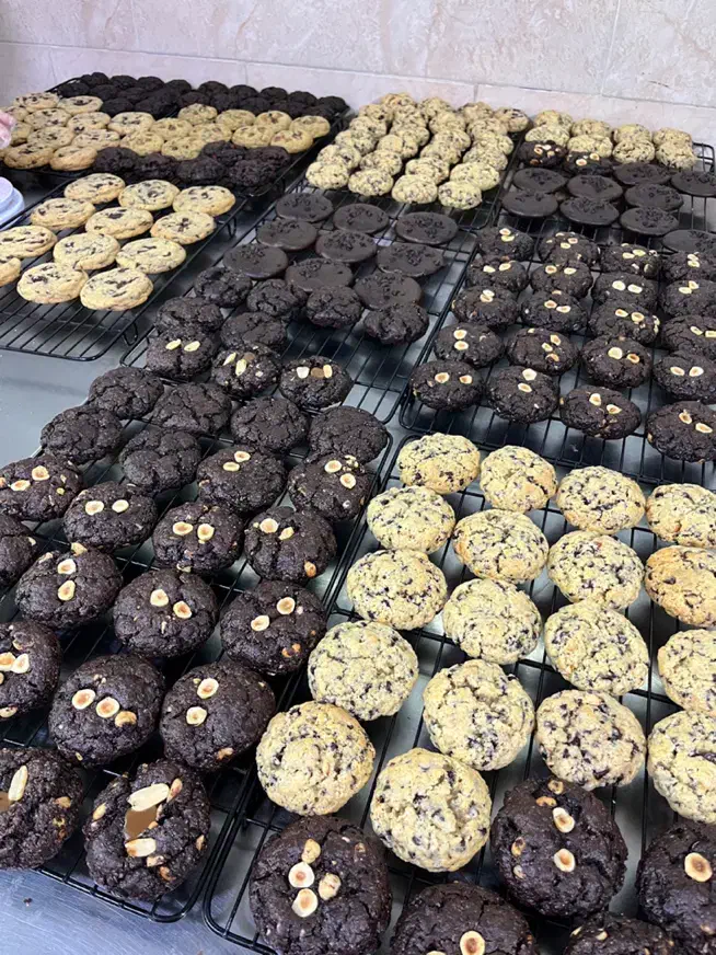 استخدام نیروی قنادی خانم|استخدام خدمات فروشگاه و رستوران|قم, انصار‌الحسین|دیوار