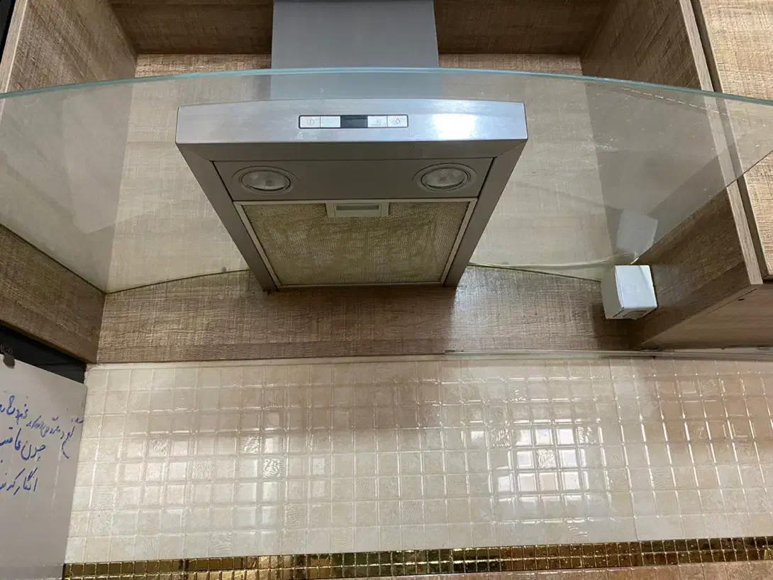 هود بوش|هود|شیراز, فرهنگ شهر|دیوار