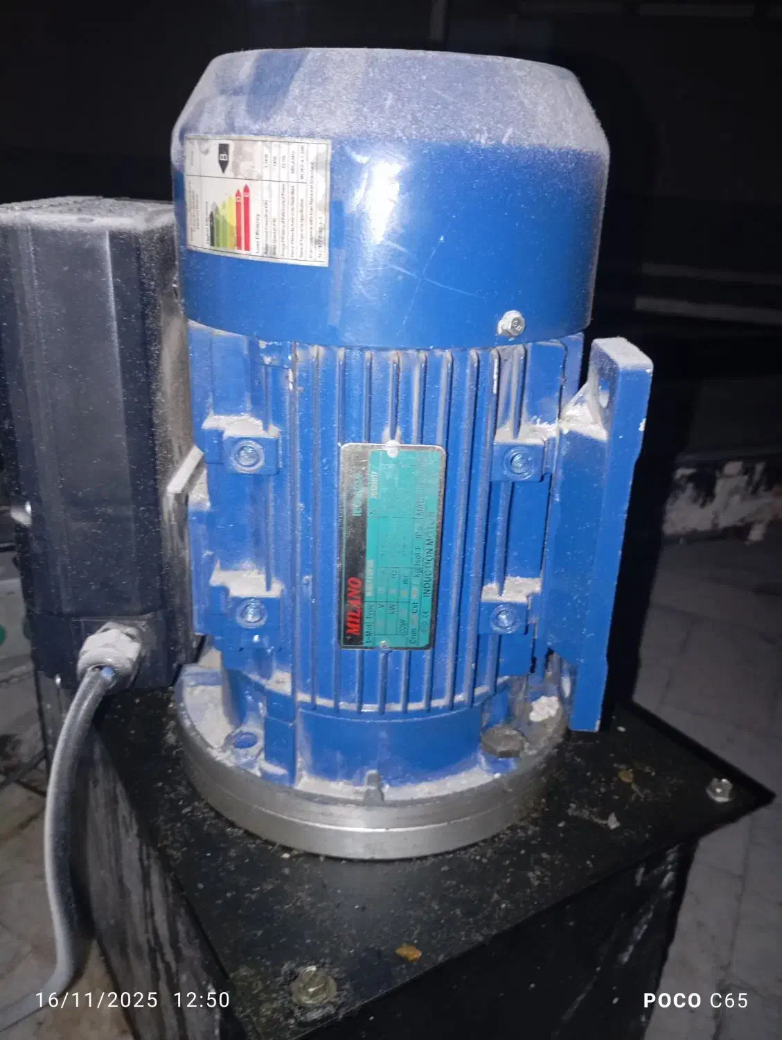 یک عدد در برقی و بالابر به قیمت کاسبی|مصالح و تجهیزات ساختمان|ری, شهید غیوری (ابن باویه)|دیوار