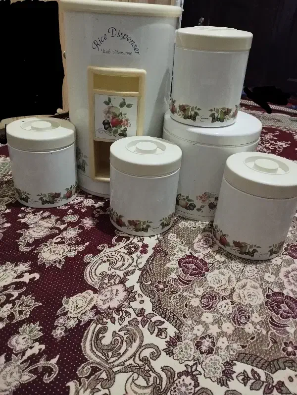 سرویس آشپزخانه|ظروف نگهدارنده، پلاستیکی، یکبارمصرف|بیرجند, |دیوار