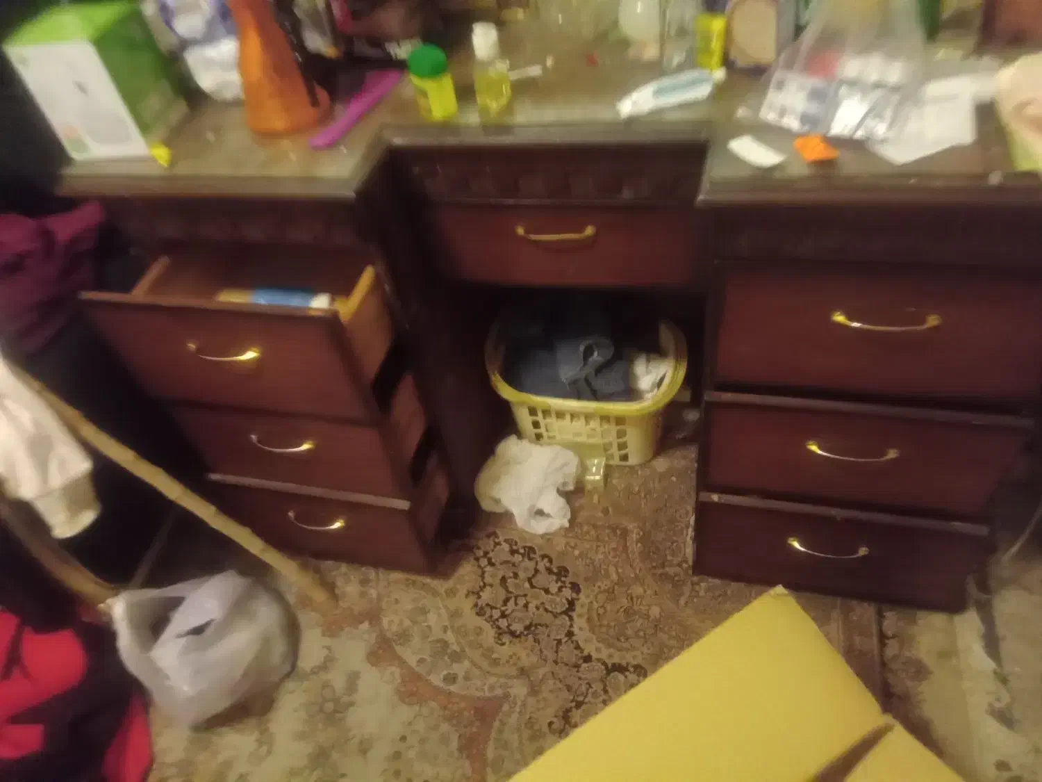 میز تلوزیونی تمیز کشو کوچیک ۲ تاس دراور آینه|میز تلویزیون|ری, تقی آباد|دیوار