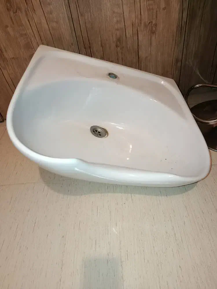 روشویی|لوازم سرویس بهداشتی|شاهینشهر, فردوسی|دیوار