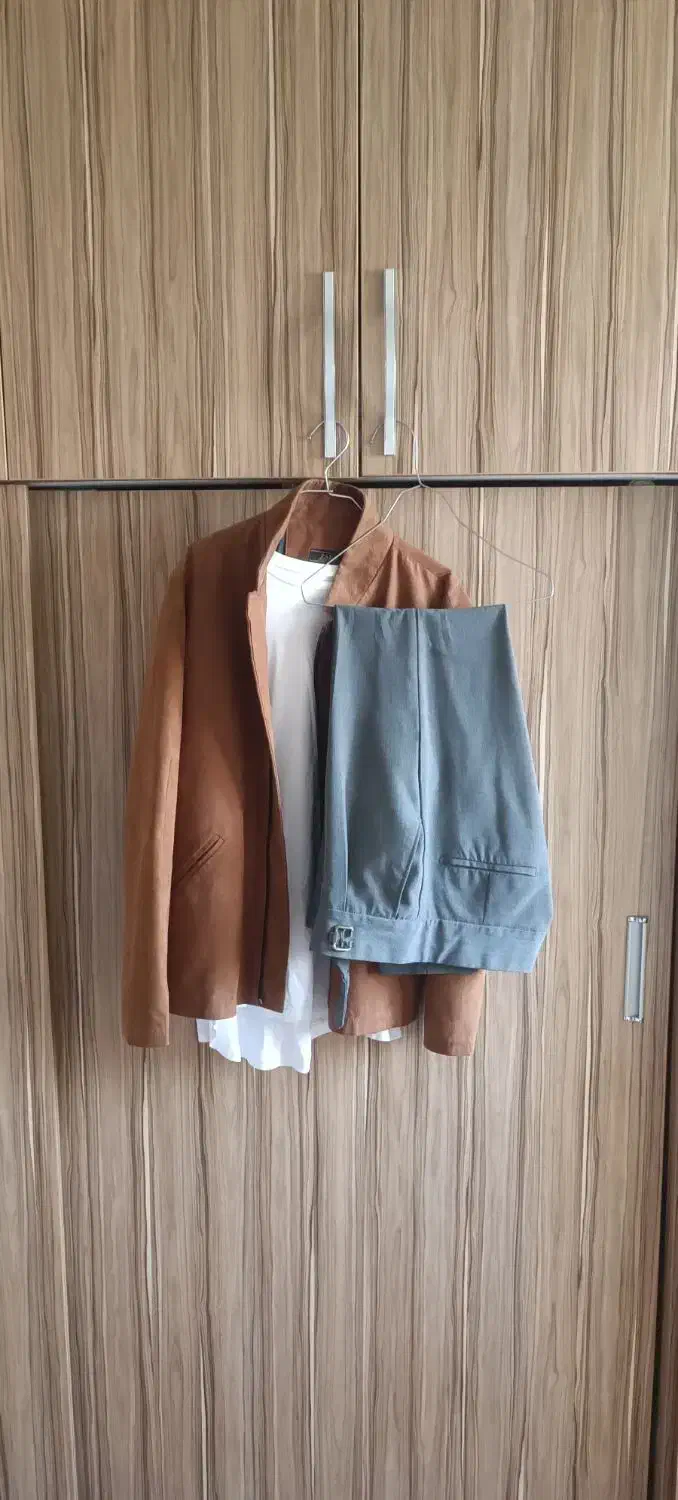 کت اسپورت ، شلوار پارچه ای انگلیسی با پیراهن سفید|لباس|تبریز, |دیوار