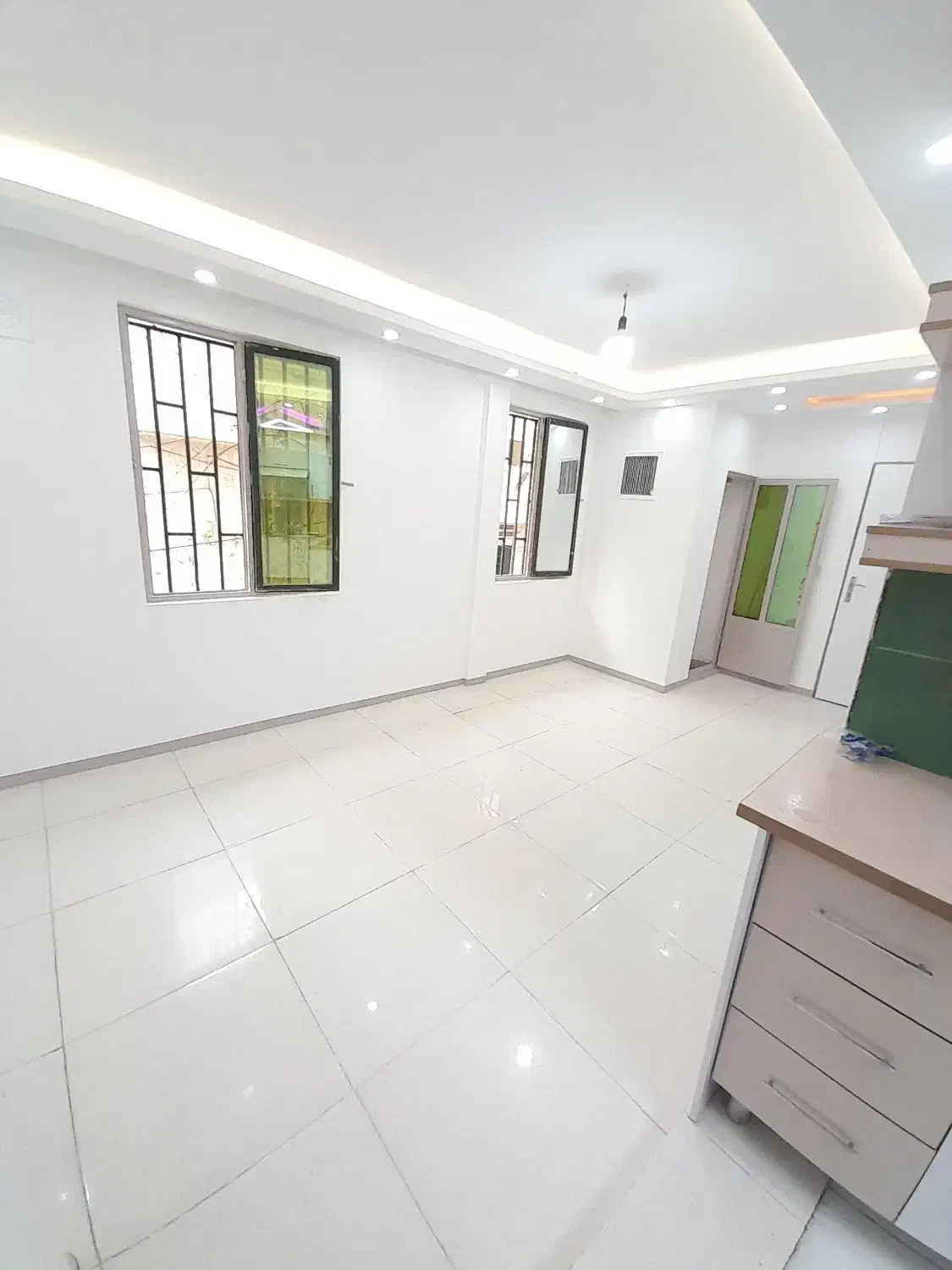 اپارتمان در مارلیک طبقه اول سالن پرده خور|فروش آپارتمان|ملارد, |دیوار