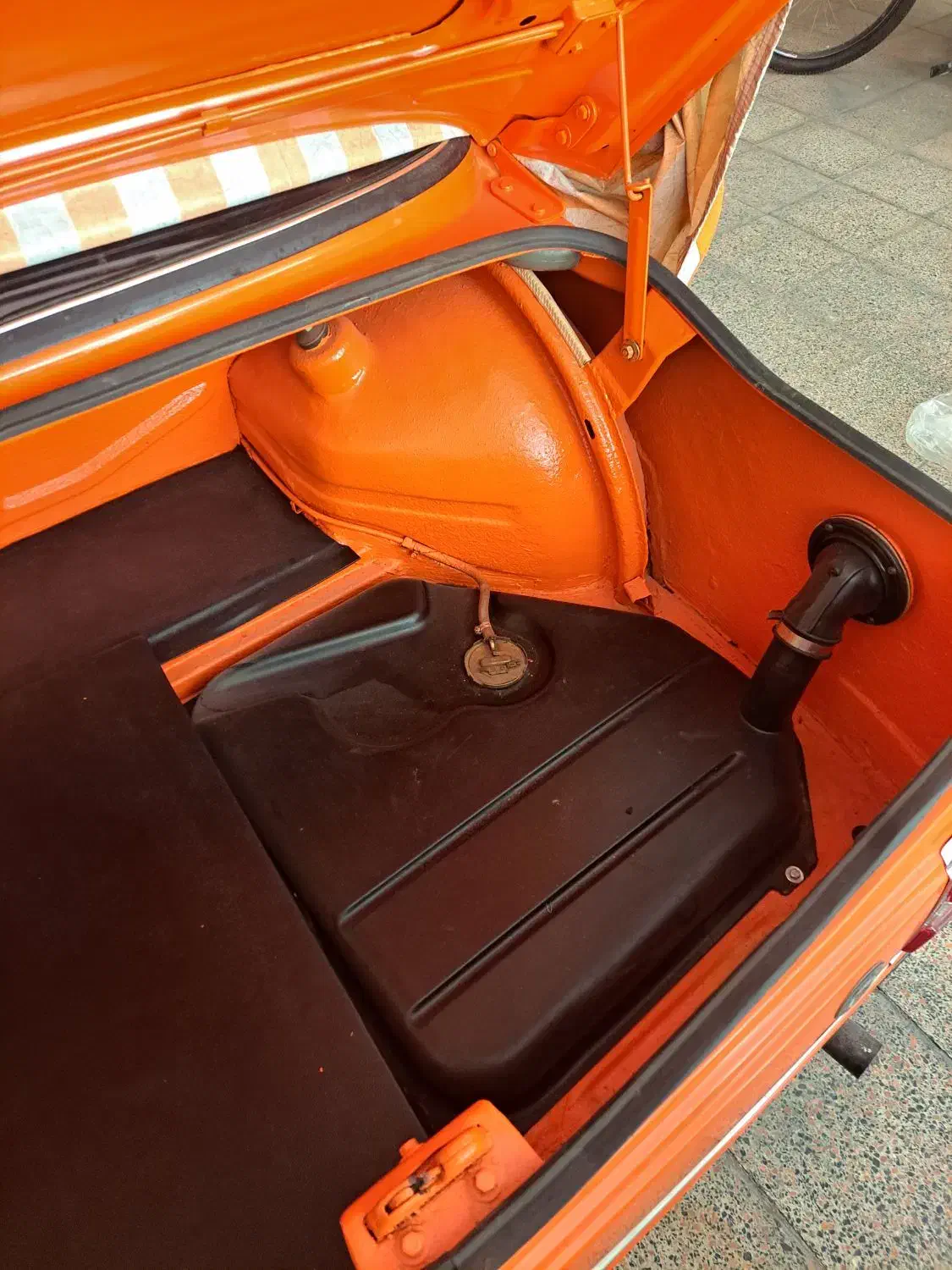 با سلام بی ام و ۲۰۰۲ مدل ۱۹۷۵|خودرو کلاسیک|اندیشه, اندیشه فاز ۱|دیوار