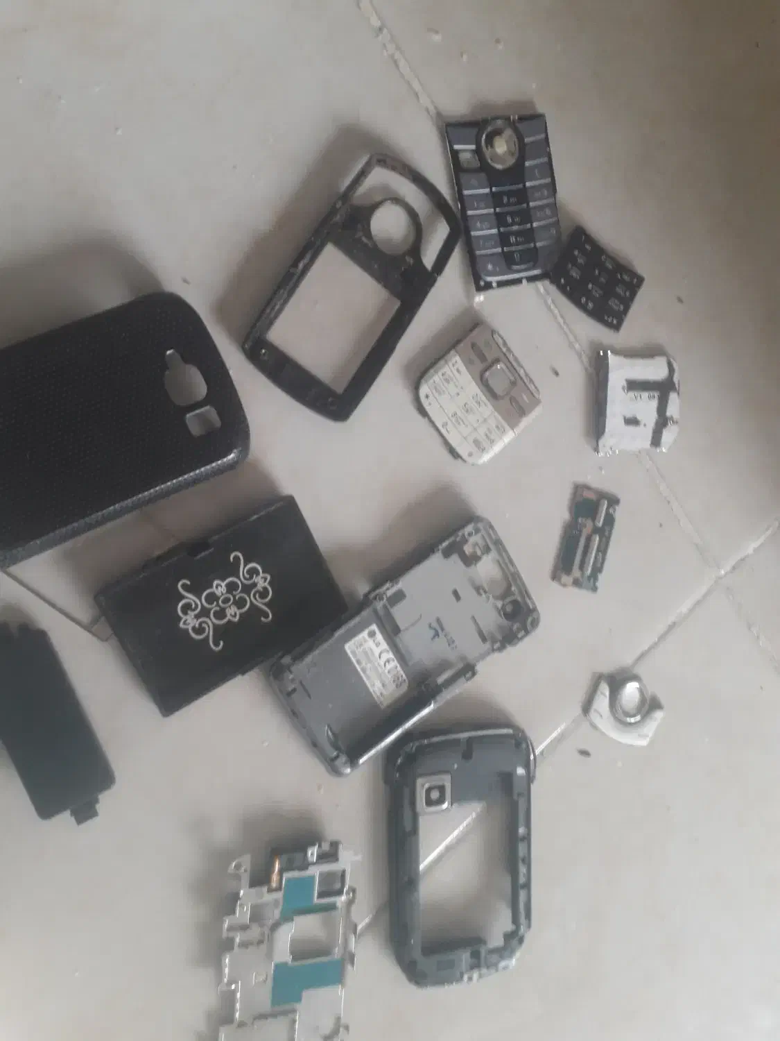 برد و گوشی موبایل وقاب|لوازم جانبی موبایل و تبلت|پرند, فاز ۵|دیوار