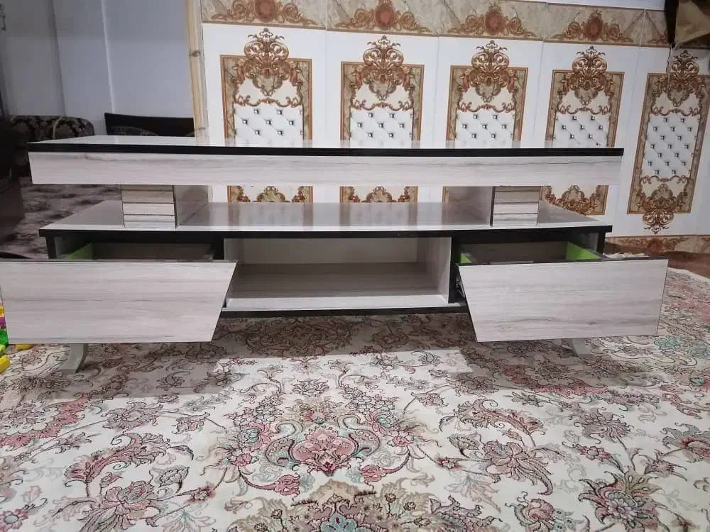 میز تلوزیونی|میز تلویزیون|دلند, |دیوار