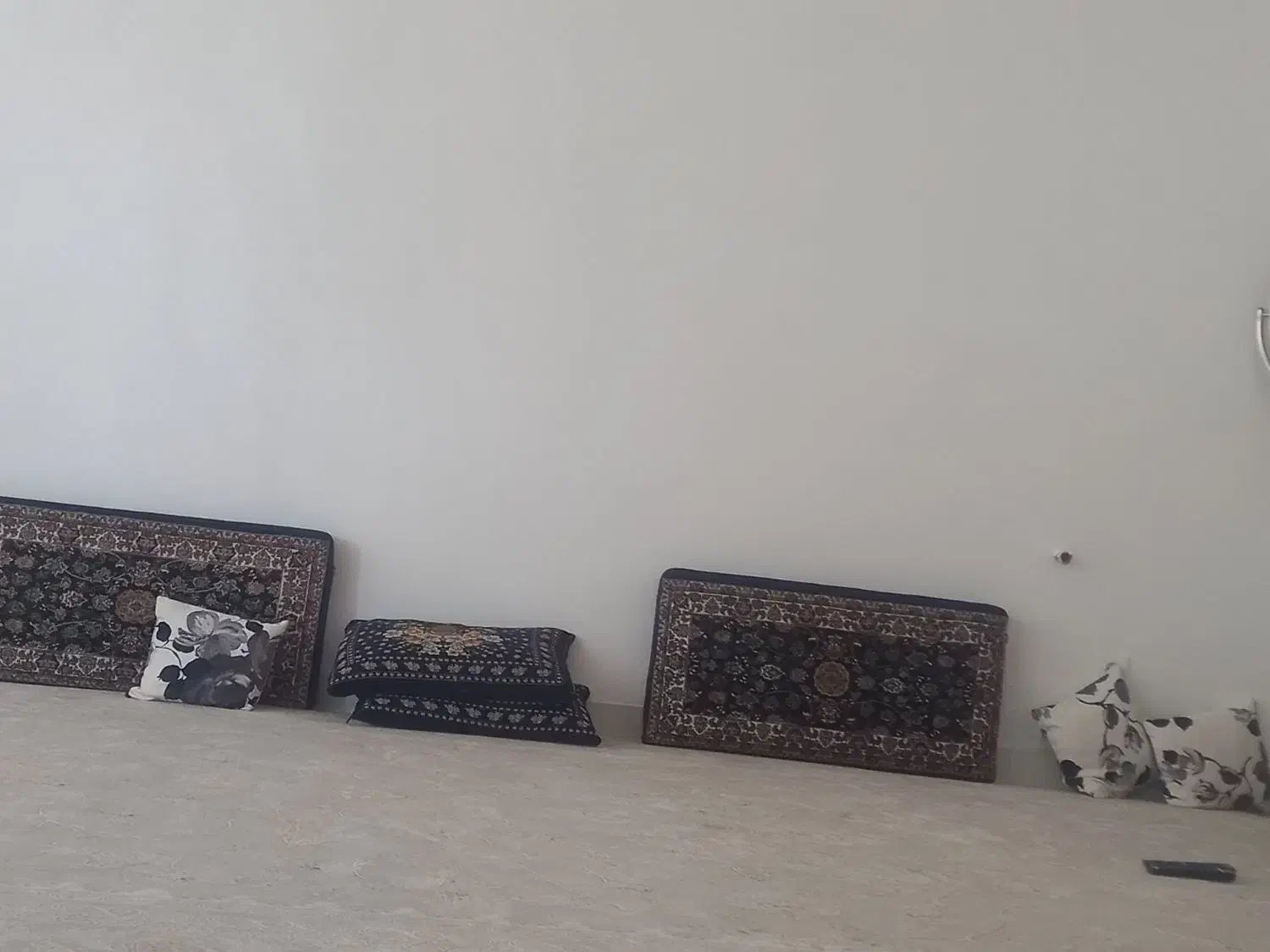 پشتی فرشی سرمه ای|پشتی|ایوان, |دیوار