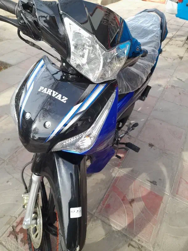 احسان لاکی(پرواز)|موتورسیکلت|تربتحیدریه, رباط سفلی|دیوار