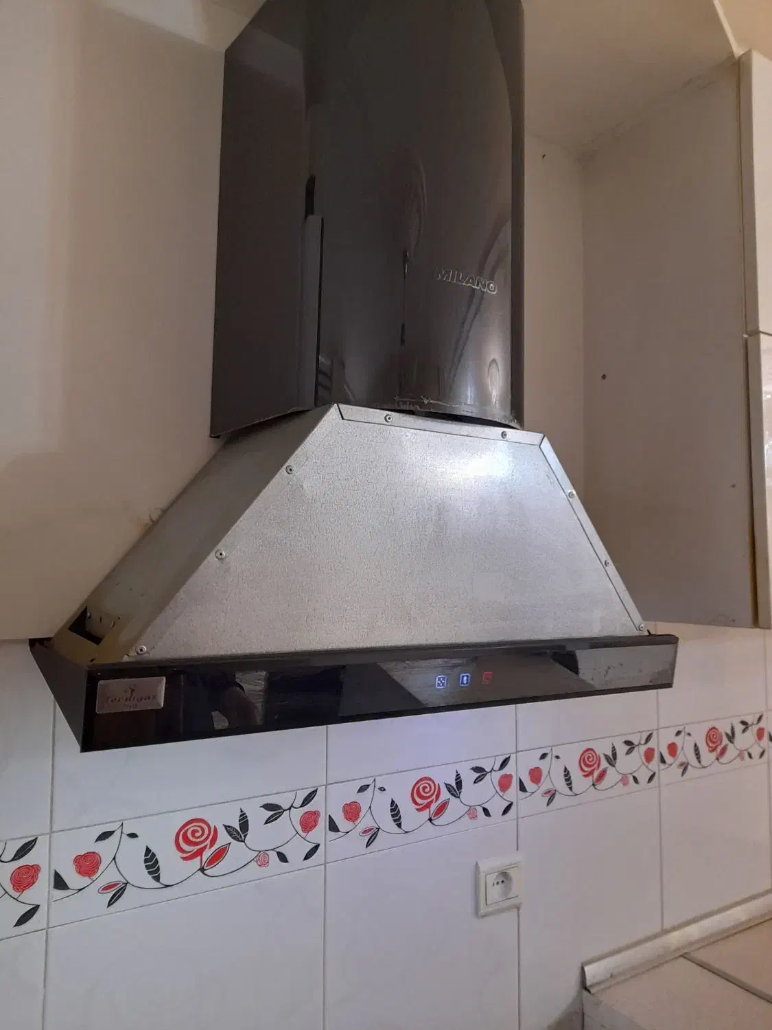 هود مخفی|هود|ارومیه, |دیوار