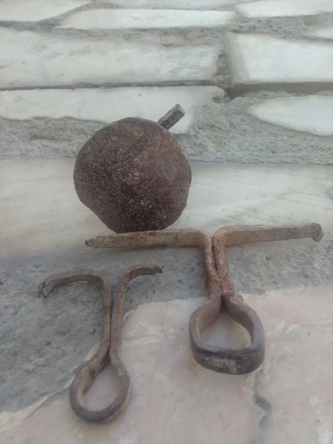 سه عدد میخ درب چوبی قدیمی عتیقه وقلیون|کلکسیون اشیاء عتیقه|بم, |دیوار